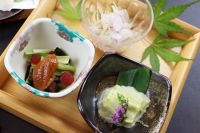 ■厳選素材で彩る季節の手作り創作料理_4蔵王山麓、仙台湾の恵みを、すべて手造りで食膳へお運びします。 新鮮な食材を、温かいものは温かいうちに、冷たいものは冷たいうちに召し上がっていただける様、 時間を考えてお出ししています。