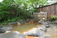 ■温泉_03源泉かけ流し！！自慢のお風呂美肌の湯と名高い遠刈田温泉の、たちのぼる湯けむりと芳しい湯の香に包まれて、身体の芯まで温まると多くのお客様に喜ばれております。露天風呂・大浴場ともに24時間入浴可能です。